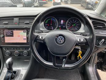 Volkswagen e-Golf 35.8kWh e-Golf Auto 5dr