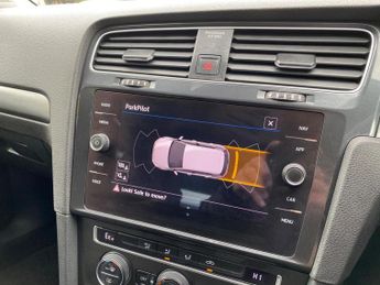 Volkswagen e-Golf 35.8kWh e-Golf Auto 5dr
