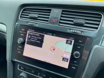 Volkswagen e-Golf 35.8kWh e-Golf Auto 5dr