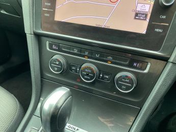 Volkswagen e-Golf 35.8kWh e-Golf Auto 5dr