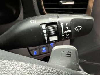 Hyundai IONIQ 28kWh Premium Auto 5dr