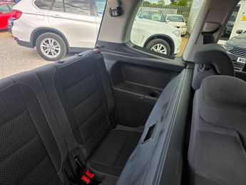 Volkswagen Touran 1.6 TDI BlueMotion Tech SE DSG Euro 5 (s/s) 5dr