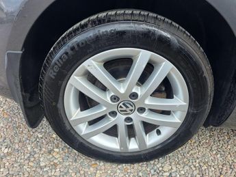 Volkswagen Touran 1.6 TDI BlueMotion Tech SE DSG Euro 5 (s/s) 5dr