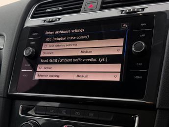 Volkswagen Golf 1.6 TDI SE Nav DSG Euro 6 (s/s) 5dr