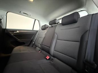 Volkswagen Golf 1.6 TDI SE Nav DSG Euro 6 (s/s) 5dr