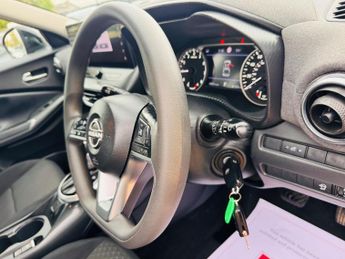 Nissan Juke 1.0 DIG-T Acenta Premium DCT Auto Euro 6 (s/s) 5dr