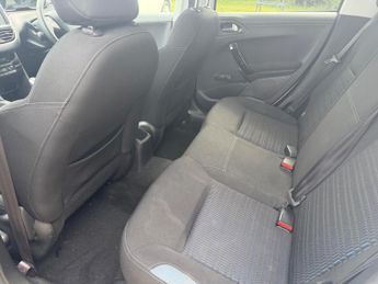 Peugeot 208 1.2 VTi Allure Euro 5 5dr