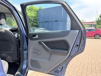 Ford Focus 1.8 Zetec 5dr