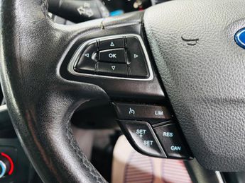 Ford Focus 1.0T EcoBoost Titanium Auto Euro 6 (s/s) 5dr