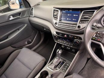 Hyundai TUCSON 2.0 CRDi SE Nav Auto 4WD Euro 6 5dr