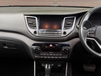 Hyundai TUCSON 2.0 CRDi SE Nav Auto 4WD Euro 6 5dr