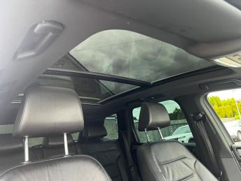 Volkswagen Touareg 3.0 TDI V6 BlueMotion Tech R-Line Tiptronic 4WD Euro 6 (s/s) 5dr