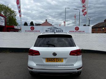 Volkswagen Touareg 3.0 TDI V6 BlueMotion Tech R-Line Tiptronic 4WD Euro 6 (s/s) 5dr