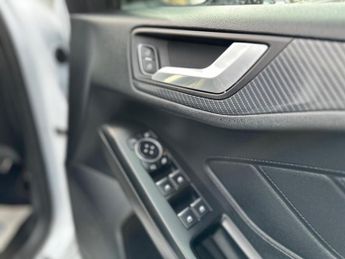Ford Focus 1.0T EcoBoost ST-Line X Auto Euro 6 (s/s) 5dr