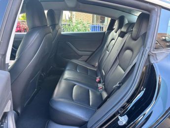 Tesla Model 3 Standard Range Plus Auto RWD 4dr