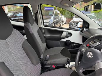 Toyota AYGO 1.0 VVT-i Move MultiMode Euro 5 5dr