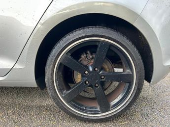 Volkswagen Golf 1.6 TDI BlueMotion Tech S Euro 5 (s/s) 5dr