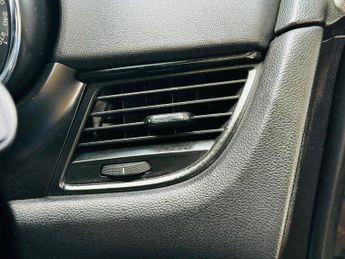 Vauxhall Zafira Tourer 2.0 CDTi SRi MPV 5dr Diesel Auto Euro 6 (170 ps)