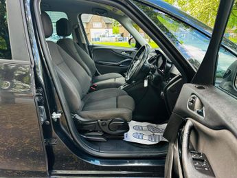 Vauxhall Zafira Tourer 2.0 CDTi SRi MPV 5dr Diesel Auto Euro 6 (170 ps)