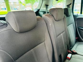 Vauxhall Zafira Tourer 2.0 CDTi SRi MPV 5dr Diesel Auto Euro 6 (170 ps)