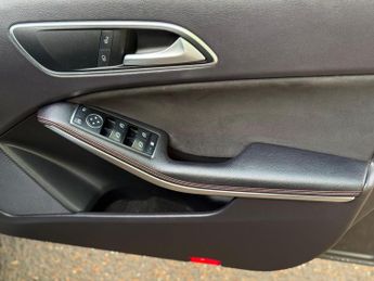 Mercedes-Benz A Class 1.8 A200 CDI AMG Sport Hatchback 5dr Diesel 7G-DCT Euro 5 (s/s) 