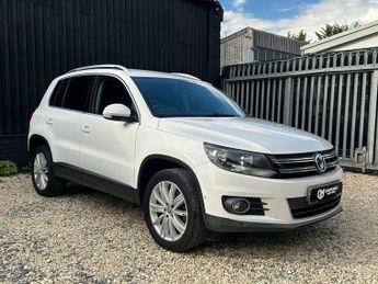 Volkswagen Tiguan 2.0 TDI BlueMotion Tech Sport DSG 4WD Euro 5 (s/s) 5dr
