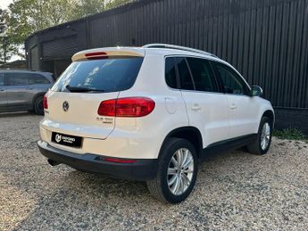 Volkswagen Tiguan 2.0 TDI BlueMotion Tech Sport DSG 4WD Euro 5 (s/s) 5dr