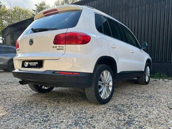 Volkswagen Tiguan 2.0 TDI BlueMotion Tech Sport DSG 4WD Euro 5 (s/s) 5dr
