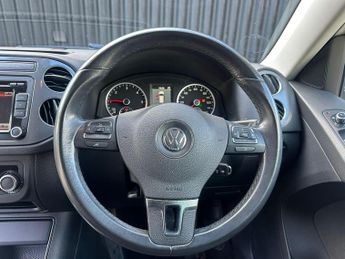 Volkswagen Tiguan 2.0 TDI BlueMotion Tech Sport DSG 4WD Euro 5 (s/s) 5dr