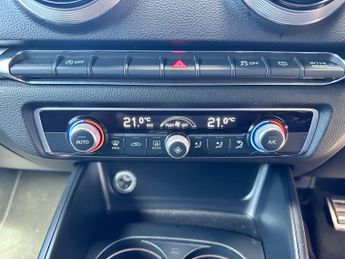 Audi A3 2.0 TDI Black Edition Sportback S Tronic quattro Euro 6 (s/s) 5d