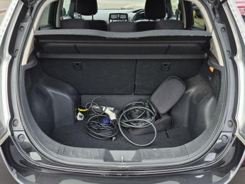 Nissan Leaf 24kWh Acenta Hatchback 5dr Electric Auto (107 bhp)