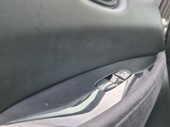Nissan Leaf 24kWh Acenta Auto 5dr