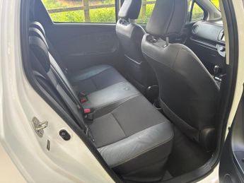 Toyota Yaris 1.5 VVT-h Excel E-CVT Euro 6 5dr (15in Alloy)