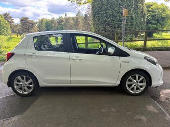 Toyota Yaris 1.5 VVT-h Excel E-CVT Euro 6 5dr (15in Alloy)