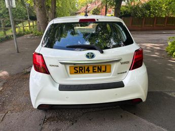 Toyota Yaris 1.5 VVT-h Excel E-CVT Euro 6 5dr (15in Alloy)