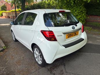 Toyota Yaris 1.5 VVT-h Excel E-CVT Euro 6 5dr (15in Alloy)