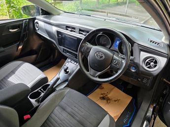 Toyota Auris 1.8 VVT-h Business Edition Touring Sports CVT Euro 6 (s/s) 5dr