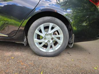 Toyota Auris 1.8 VVT-h Business Edition Touring Sports CVT Euro 6 (s/s) 5dr