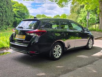 Toyota Auris 1.8 VVT-h Business Edition Touring Sports CVT Euro 6 (s/s) 5dr