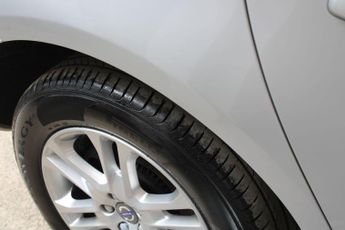 Volvo XC60 2.4 D5 SE Lux Nav Auto AWD Euro 6 (s/s) 5dr