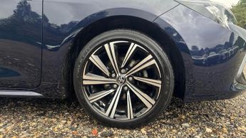 Toyota Corolla 1.8 VVT-h Design Touring Sports CVT Euro 6 (s/s) 5dr