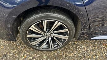 Toyota Corolla 1.8 VVT-h Design Touring Sports CVT Euro 6 (s/s) 5dr