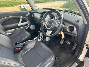 MINI Cooper 1.5C Sport Steptronic Euro 6 (s/s) 3dr