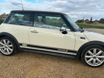 MINI Cooper 1.5C Sport Steptronic Euro 6 (s/s) 3dr