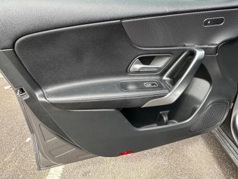 Mercedes-Benz A Class 1.3 A180 Sport (Executive) 7G-DCT Euro 6 (s/s) 5dr