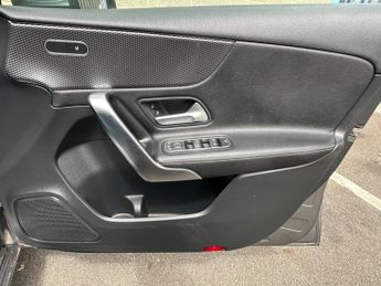 Mercedes-Benz A Class 1.3 A180 Sport (Executive) 7G-DCT Euro 6 (s/s) 5dr