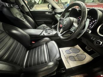 Alfa Romeo Giulia 2.0T Veloce Saloon 4dr Petrol Auto Euro 6 (s/s) (280 ps)