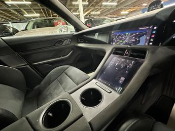 Porsche Taycan Performance Plus 93.4kWh GTS Saloon 4dr Electric Auto 4WD (11kW 