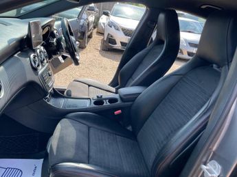 Mercedes-Benz A Class 2.1 A200d AMG Line (Premium) 7G-DCT Euro 6 (s/s) 5dr