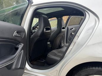 Mercedes-Benz A Class 2.1 A200d Sport Edition Plus 7G-DCT Euro 6 (s/s) 5dr